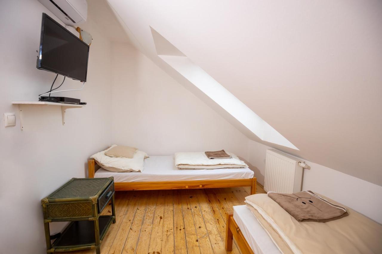 Noble'S Panzio Es Etterem Bed & Breakfast Nemesnep Ngoại thất bức ảnh