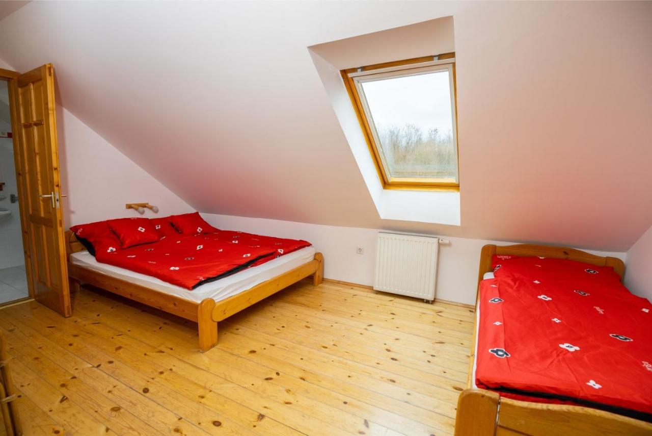 Noble'S Panzio Es Etterem Bed & Breakfast Nemesnep Ngoại thất bức ảnh