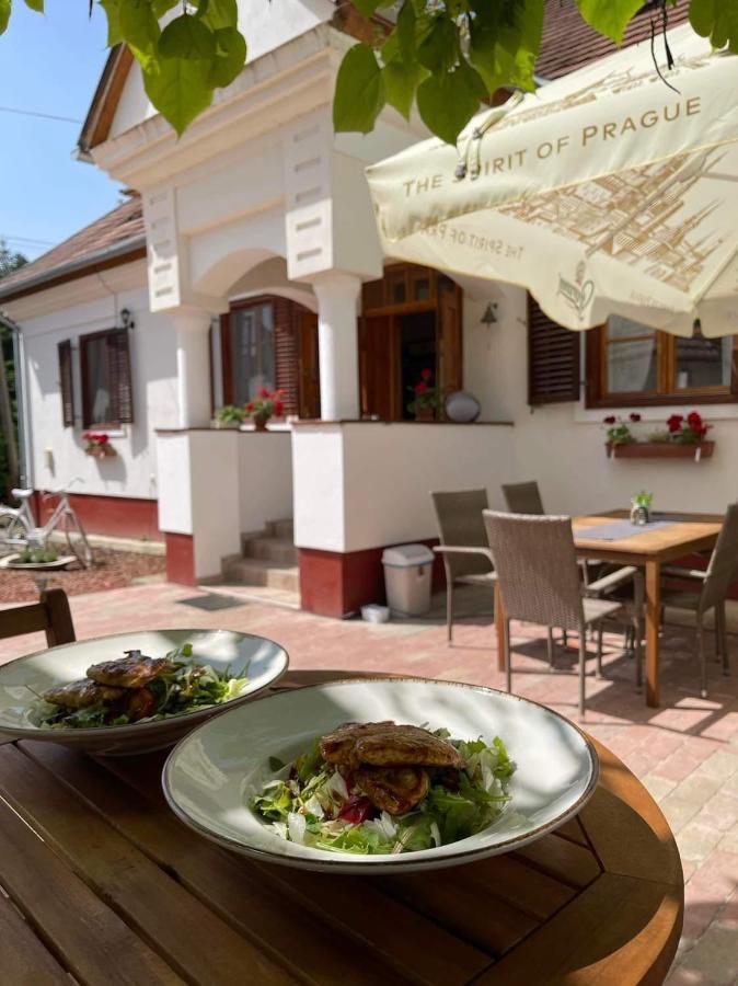 Noble'S Panzio Es Etterem Bed & Breakfast Nemesnep Ngoại thất bức ảnh